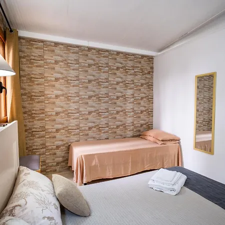 Gaudi - Batllo 펜션 산티시도로