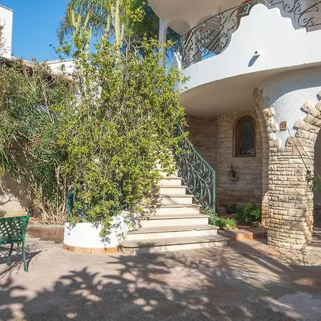 Hébergement de vacances Gaudi - Batllo Sant Isidoro (Apulia)